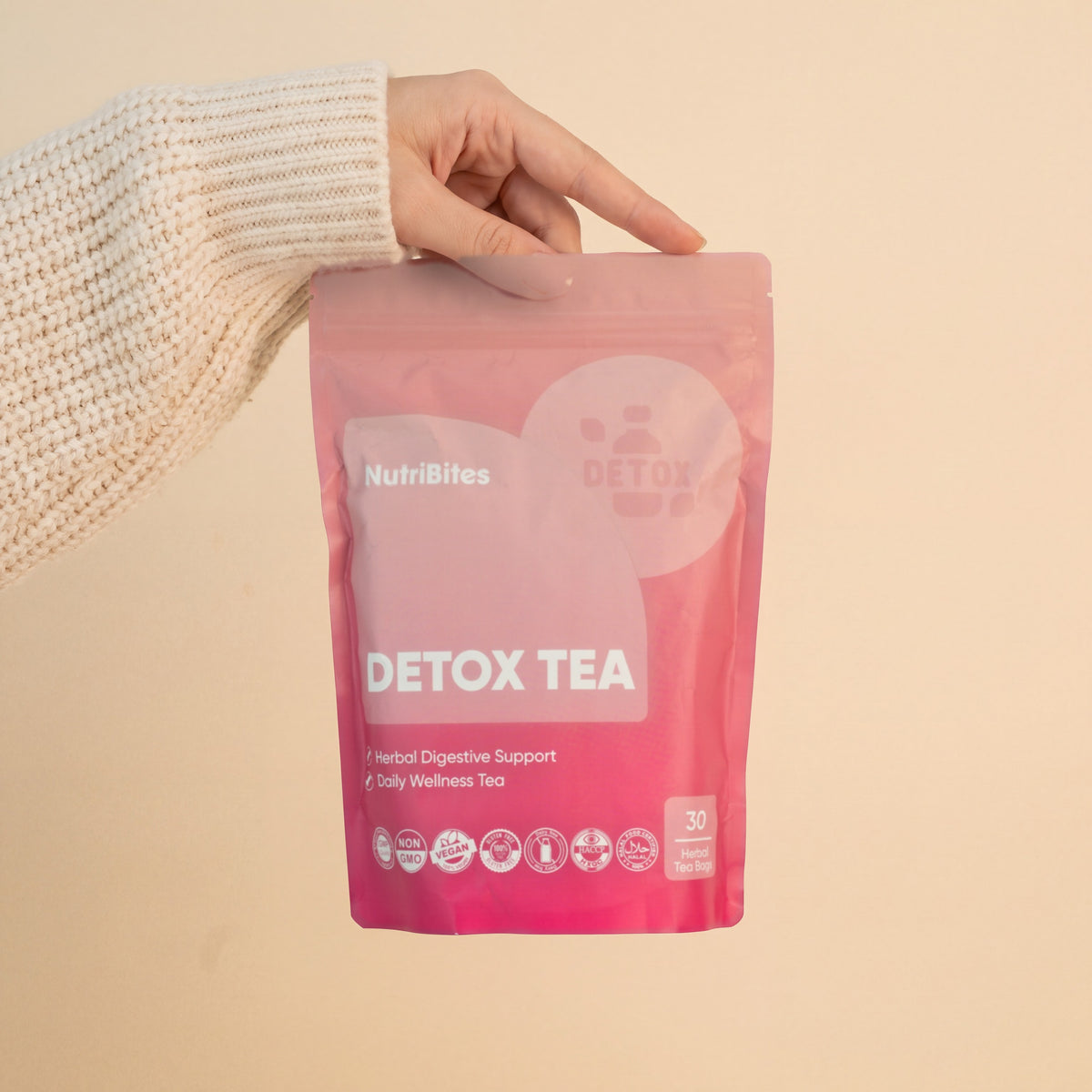 Herbal Tea Blend with Senna (11 botanicals) – in hand